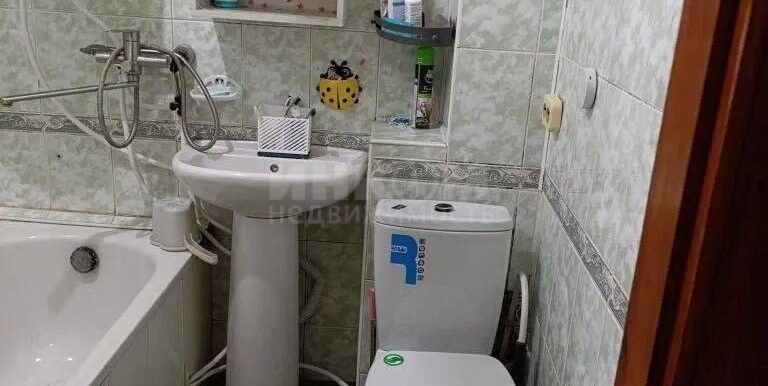 1000090921