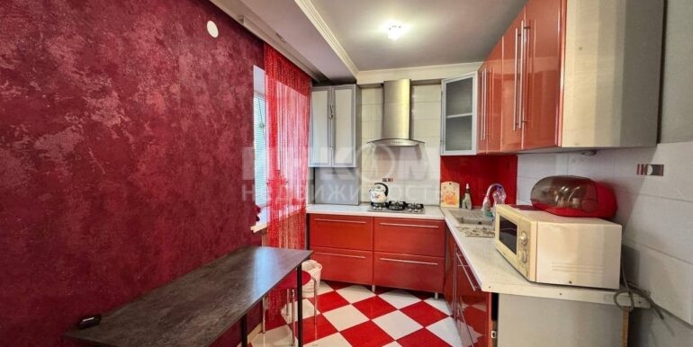 30815